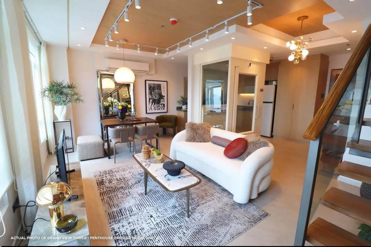 Exclusive Penthouse Level residence, 46th Floor
